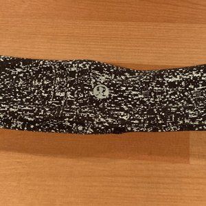 Lululemon Black and White speckle headband